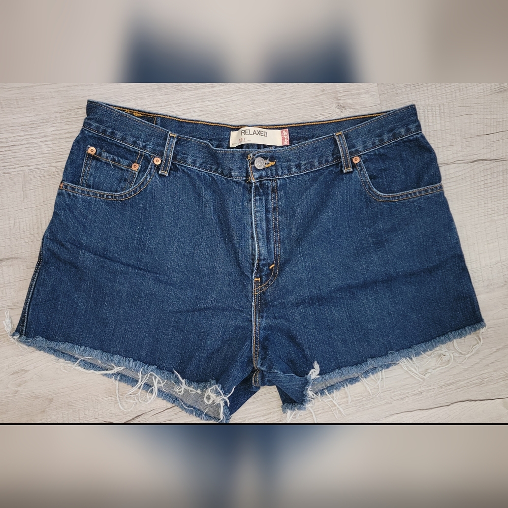 LEVIS High Waisted Cut-Off Shorts